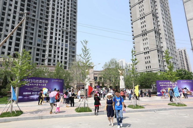 吴桥马戏引爆港城，烟台银海熙岸广受热捧