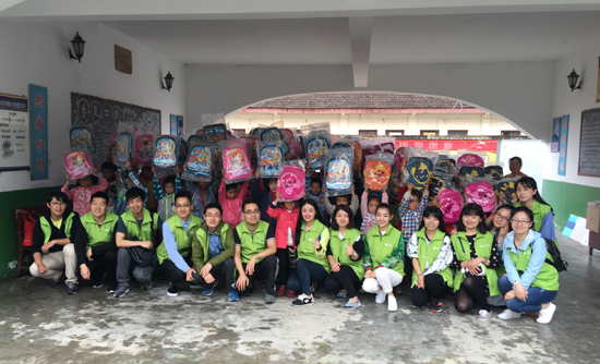 西安公司组织中国海外青龙希望小学“童梦同想”共融空间设计室活动及六一儿童节爱心探访活动